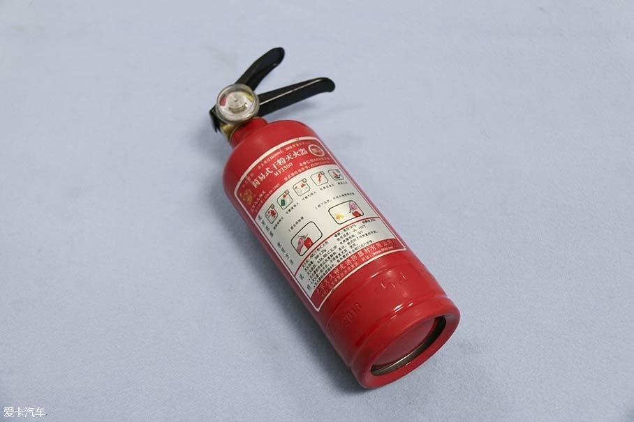 四氯化碳灭火器的正确使用与注意事项